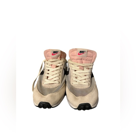 Nike - Picture 1 of 5